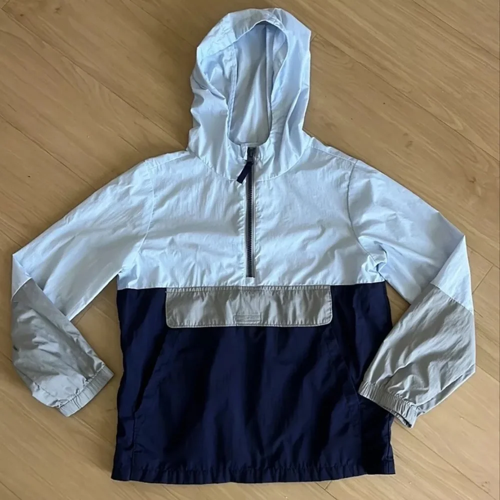 BOYS ANOREK HOODED WINDBREAKER SIZE M (8) BLUE